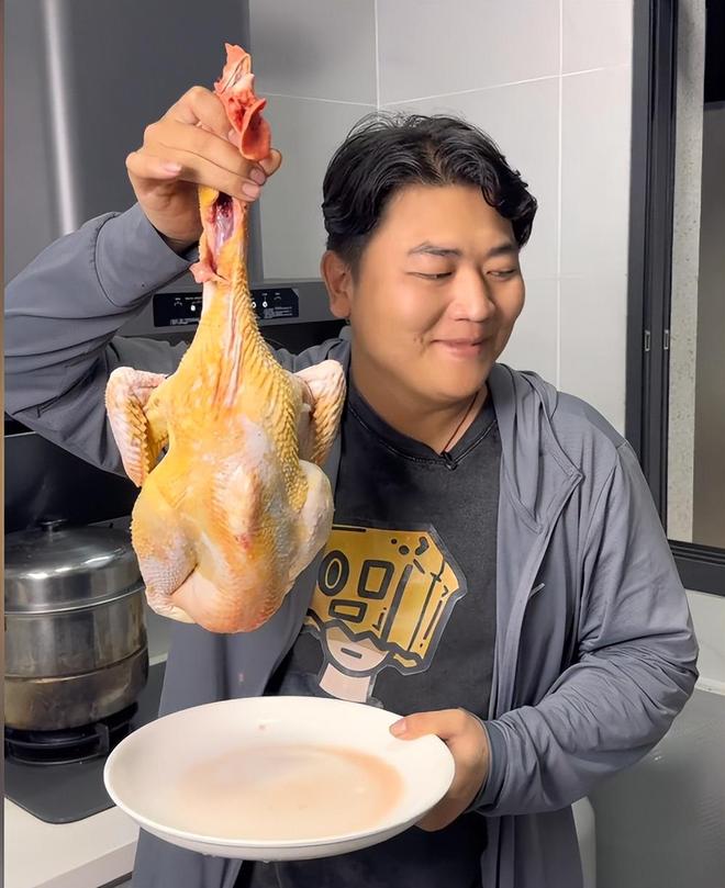 让全红婵哥哥全进华备受吐槽网友：输不起pg电子模拟器试玩反转！一道白切鸡如今(图8)